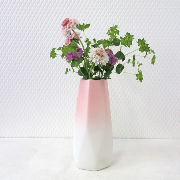 陶器花瓶　ピンク　コーディネート