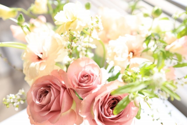 【フラワーベース通販】花のお手入れ方法や毎日のお手入れ シンプルでモダンな花瓶も人気！